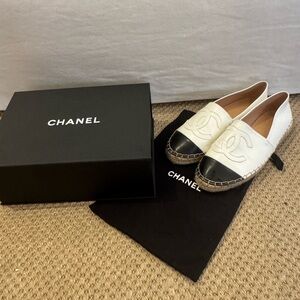 Chanel Women's White and Black Espadrilles.new in box.size 42/US 10. Dustbag